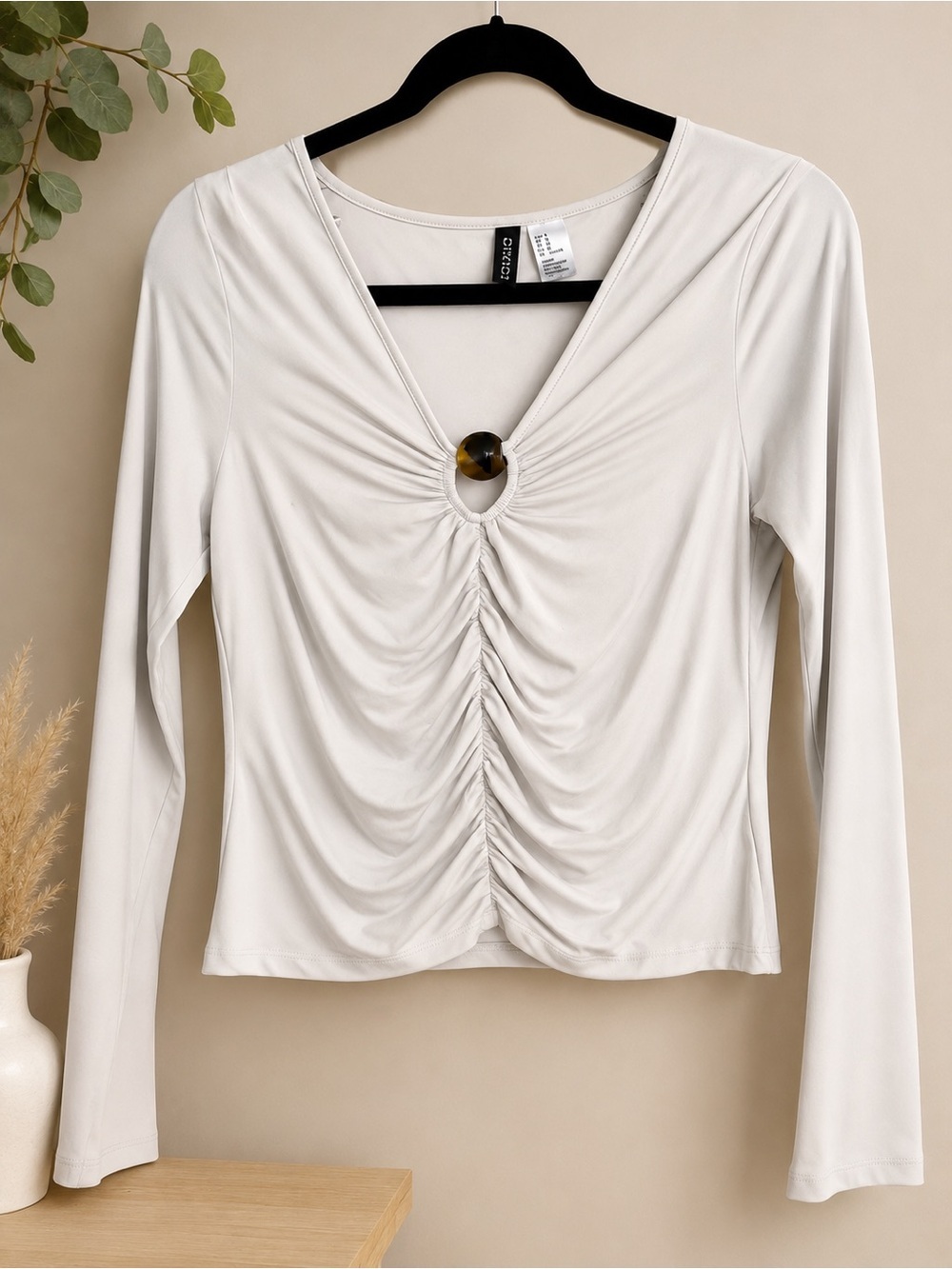 DIVIDED White Ruched Long Sleeve Top | Size M